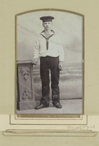 Portrait of a (presumably) Dutch sailor, standing