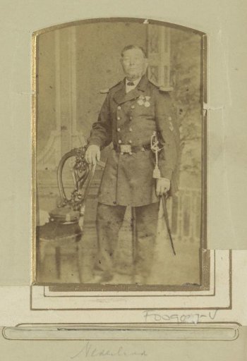 Portrait of a (presumably) Dutch military man, standing with a sabre
