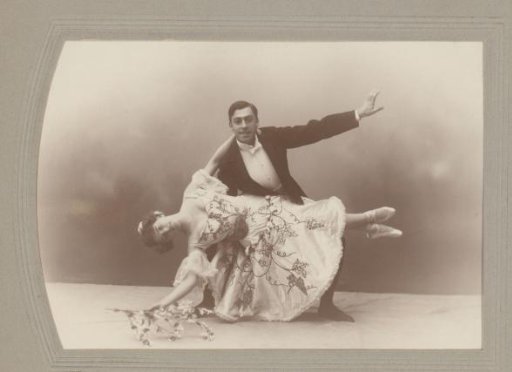 Portrait of a man and a woman during a dance