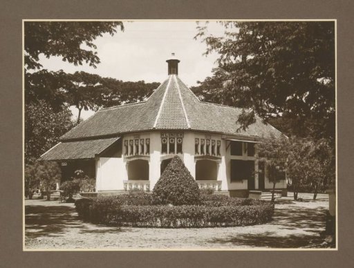 Exterior of the clinic of the Ngandjoek sugar factory on Java