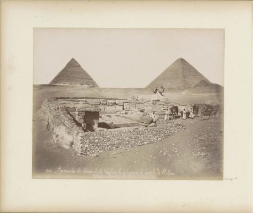Pyramids of Khufu and Khafre, the sphinx and the temple of Khafre at Giza