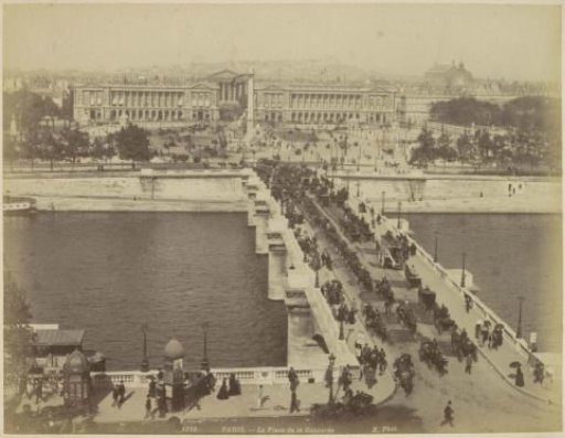 Place de la Concorde in Paris with in the foreground the Pont de la Concorde