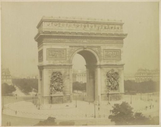 Arc de Triomphe on the Place de l’Étoile in Paris
