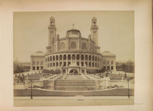 Exterior of the Palais du Trocadéro in Paris