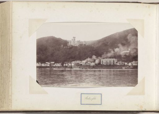 View of the village of Capellen and the castle of Stolzenfels