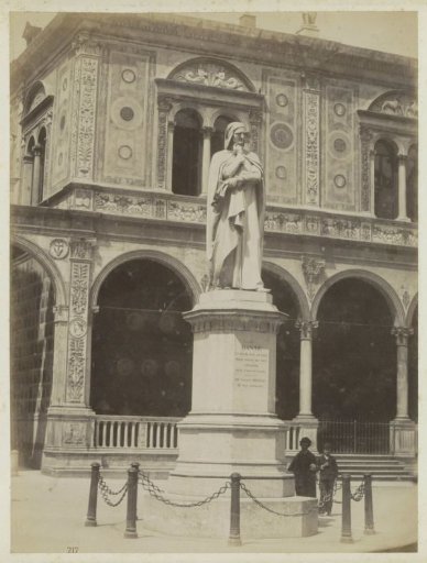 Statue of Dante Alighieri in Verona