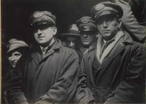 Crew members of the 'Pelikaan'