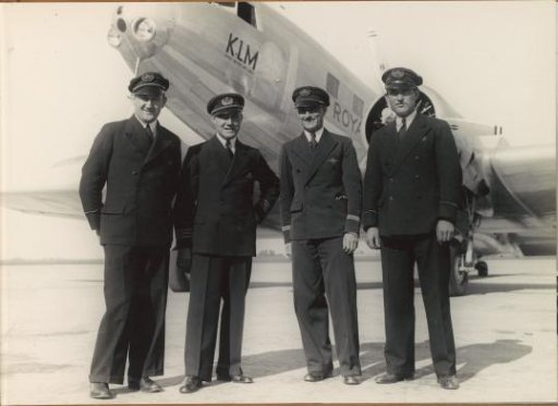 Crew members of the 'Uiver'