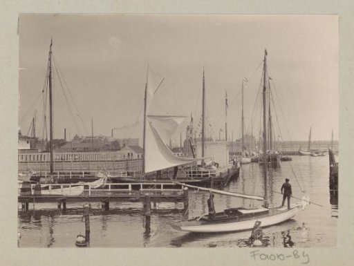 Yacht harbours and the swimming pool on the Westerdoksdijk in Amsterdam
