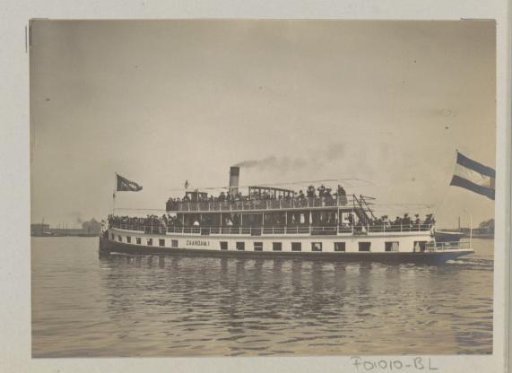 Boat Zaandam I with passengers on the water