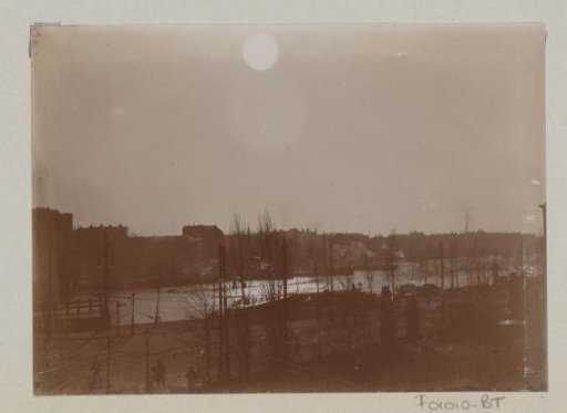 View of the Weesperzijde and the Amsteldijk in Amsterdam at evening, south of the Nieuwe Amstelbrug