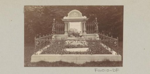 Grave monument of Gerardus Frederik Westerman, co-founder and first director of the Artis Zoo