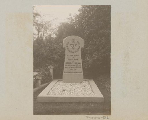 Grave monument of Louisa Shaw