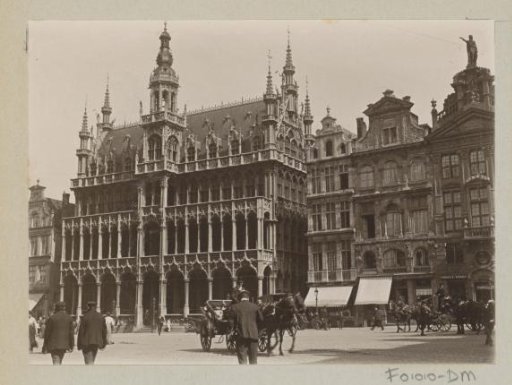 Bread house with adjacent buildings on the Grand Place in Brussels