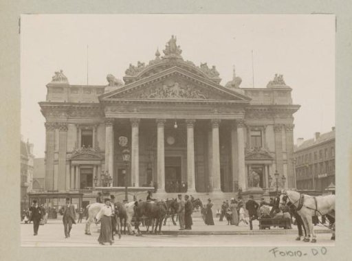Exterior of the Brussels Stock Exchange with passers-by and horses in the foreground, viewed from the Anspachlaan