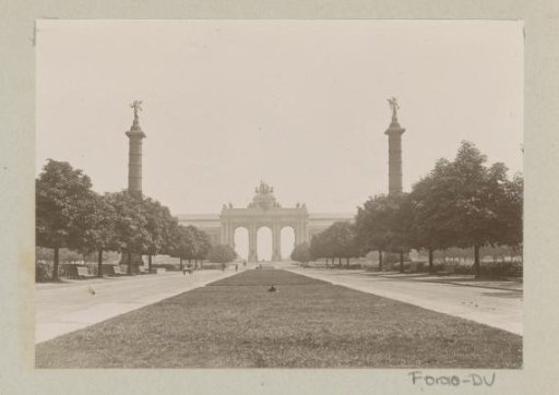 Columns and triumphal arch in the Jubilee Park in Brussels