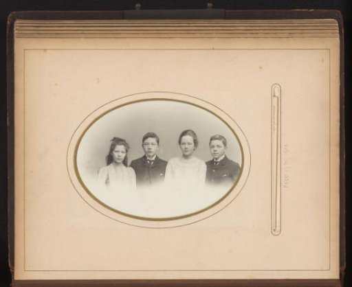 Portrait of Jessie, Tom, Dulcie, and Willie