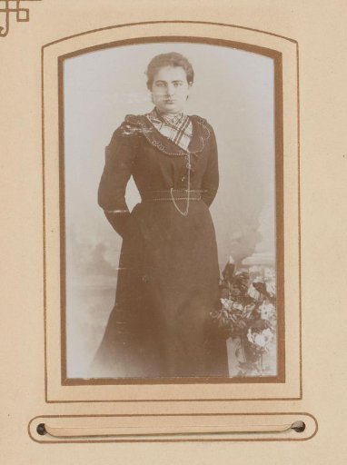 Portrait of a standing woman