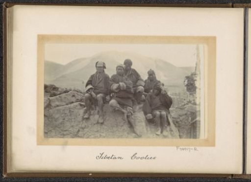 Group of Tibetan carriers, Tibet
