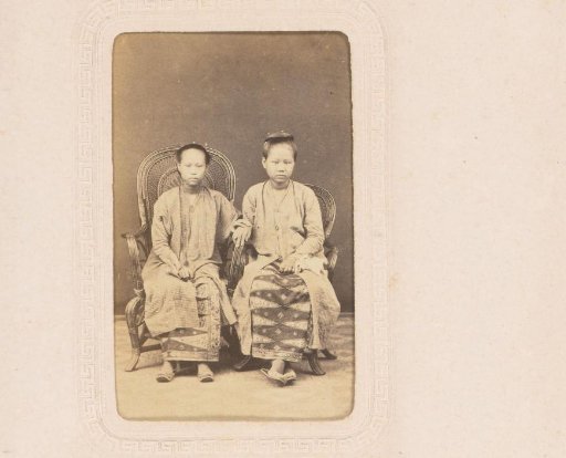 Portrait of two Chinese girls