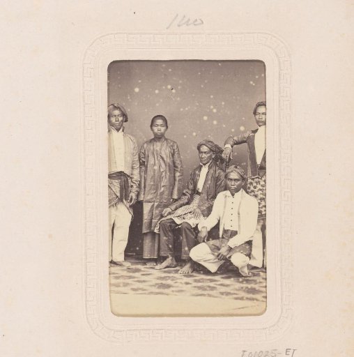 Portrait of an Indonesian family