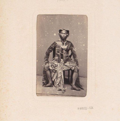 Portrait of an Indonesian man in traditional dress