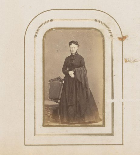 Portrait of a standing woman