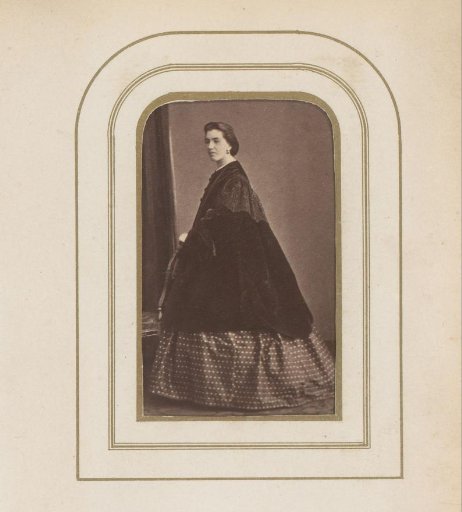 Portrait of a standing woman