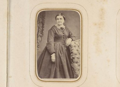 Portrait of a standing woman