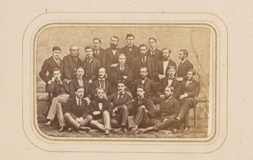 Groepsportret van 22 mannen
