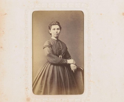 Portrait of a standing woman