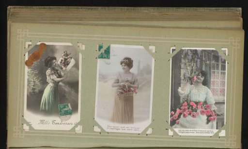 Drie portretten van vrouwen met bloemen
