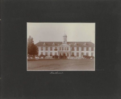 Front of the town hall of Batavia