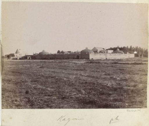 View of a house with a walled courtyard in Qazvin