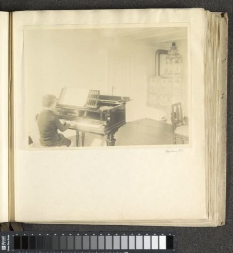 Pupil of Schule Schloss Salem playing a Bechstein grand piano