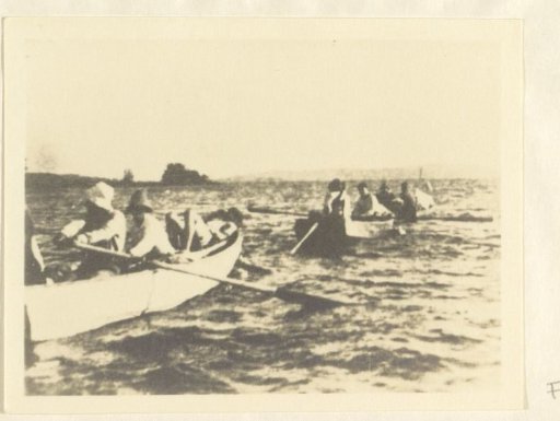 Pupils of Schule Schloss Salem on a boat trip on Finnish lakes