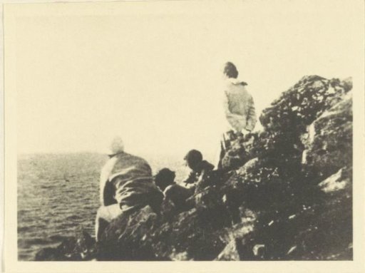 Pupils of Schule Schloss Salem on a camping trip in England