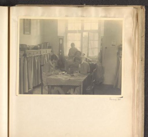 Pupils of Schule Schloss Salem stocking