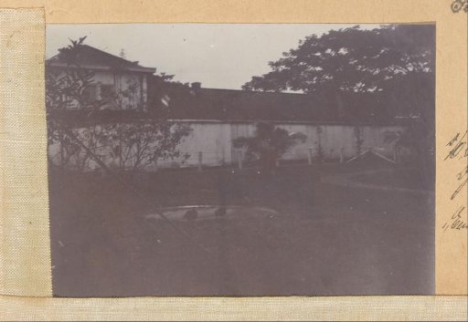 View of a house with a garden in the Dutch East Indies