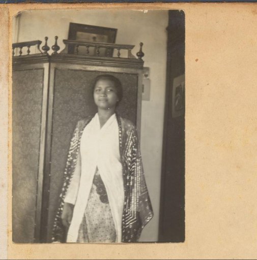 Portrait of a woman, probably in the Dutch East Indies