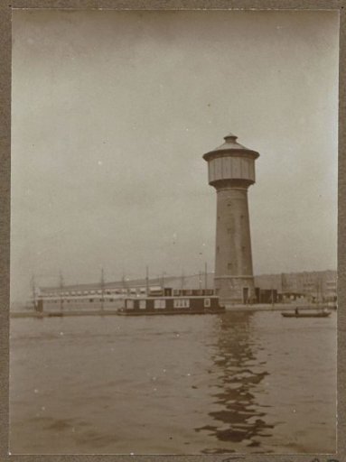 View of the water tower of Nieuwer-Amstel on the Amsteldijk