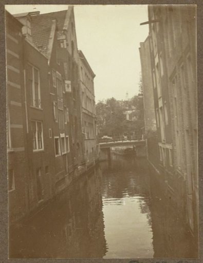 Beulingsloot in Amsterdam, viewed towards the Singel