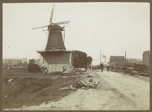 Chalk mill De Hoop on the Baarsjesweg in Amsterdam