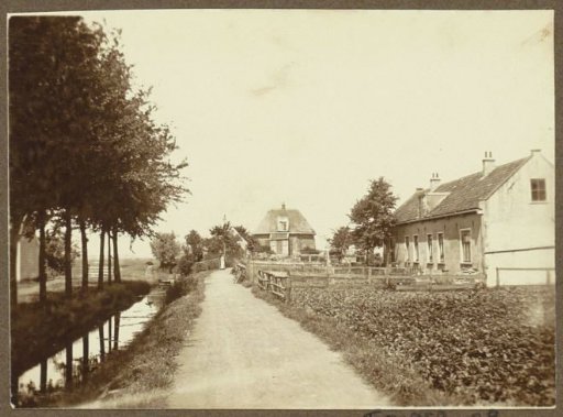 Houses on the Molenweg near the Amsteldijk