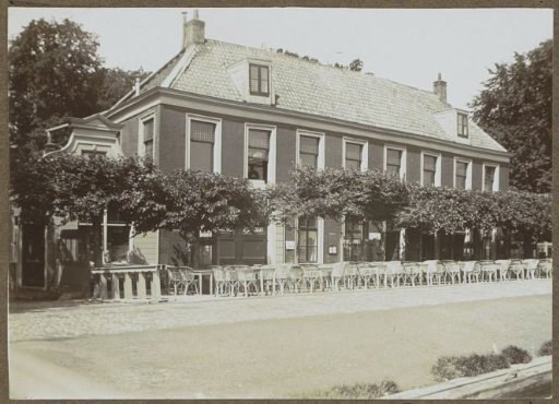 Café Het Oude Kalfje on the Amsteldijk in Amsterdam