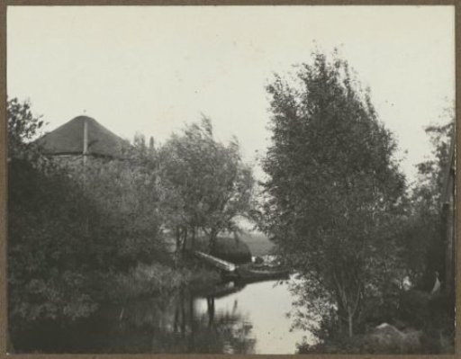 Farmhouse with ditch on the Sloterweg at Sloten (NH)
