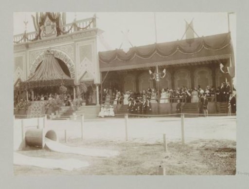 Celebrations on the grounds of the IJsclub in Amsterdam on the occasion of the inauguration of Queen Wilhelmina
