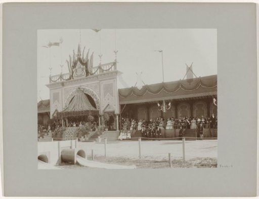 Celebrations on the grounds of the IJsclub in Amsterdam on the occasion of the inauguration of Queen Wilhelmina