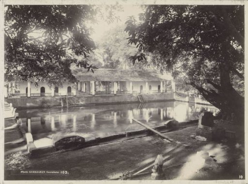 Bathing place with gallery, possibly in Surabaya