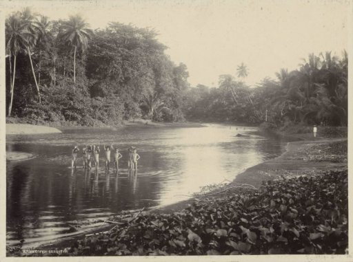 Bathing children in the water in the Dutch East Indies